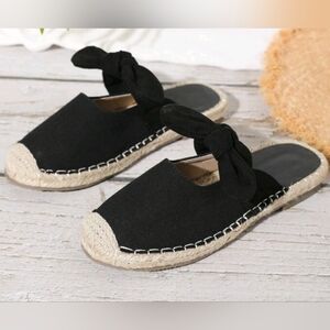 Shein NWOT size 8 black bow knot espadrille sandals